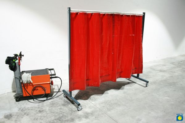 SST3 Schutzwand, 2 x 2,15 m, fahrbar, mit Vorhang 0,4 mm, 1,60 m lang, rot R4